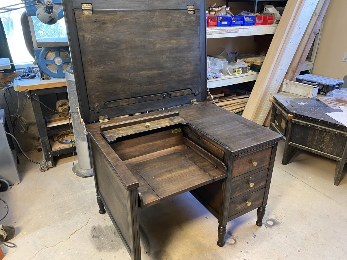 Have a look, it's the Da Vinci Desk!

Link to Product Vido Tour:
youtu.be/fexLvkIbzdQ

Link to Product Listing:
etsy.com/listing/838532…

Don’t pay attention to these, they just help us grow!  #recreated #artdesk #compartment #easel #woodwork #woodworkcraft #writingdesk