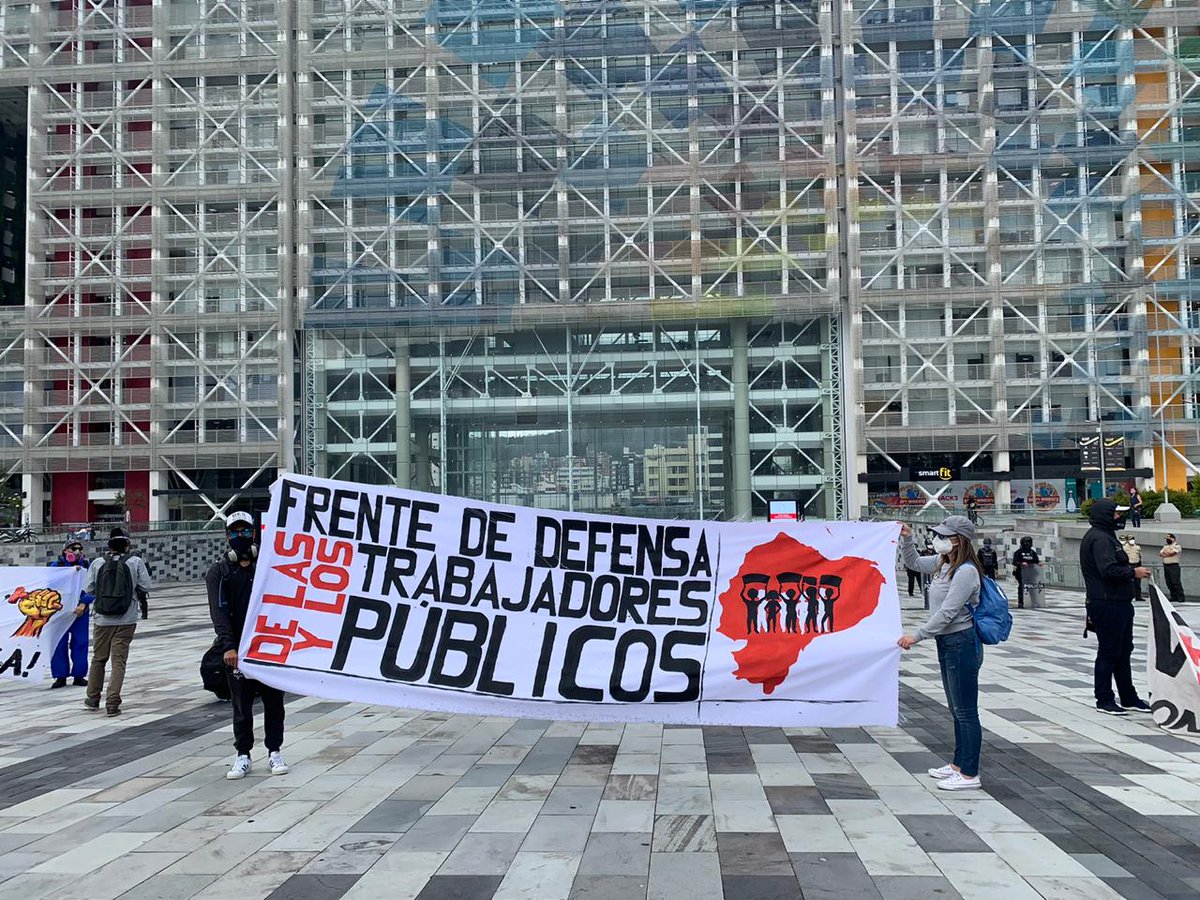 ErikMozoEc's tweet photo. #HuelgaNacionalEC 

Este jueves 16, con el Frente de Defensa de las y los Trabajadores Públicos, seremos parte de la Marea en contra de los recortes, las privatizaciones y los despidos. Nos vemos a las 15h30 en el parque del arbolito. https://t.co/8CfN9Z9XSO
