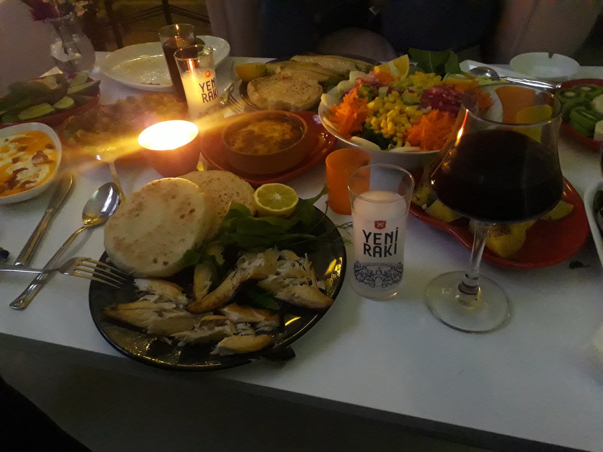 Ferdi06007's tweet photo. Rakı icelim güzelleşelim seviselim. Ap . P. Trv. Cd #gayankara #gayturk #gaykids #biseküel #bisex #ap https://t.co/xuDcVdmgM1
