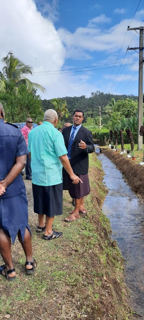 MRMDFiji's tweet photo. This mornig Commissioner #EasternDivision Mr.Vitale Varo welcomed @FijiPM to Ovalau where he will commission development projects & also meet ordinary #Fijians. @MRMDFiji's Minister @ISeruiratu is also accompanying the #HeadOfGovernment.
#TeamRuralFiji 🇫🇯🙌❤ https://t.co/arg0ec99LU