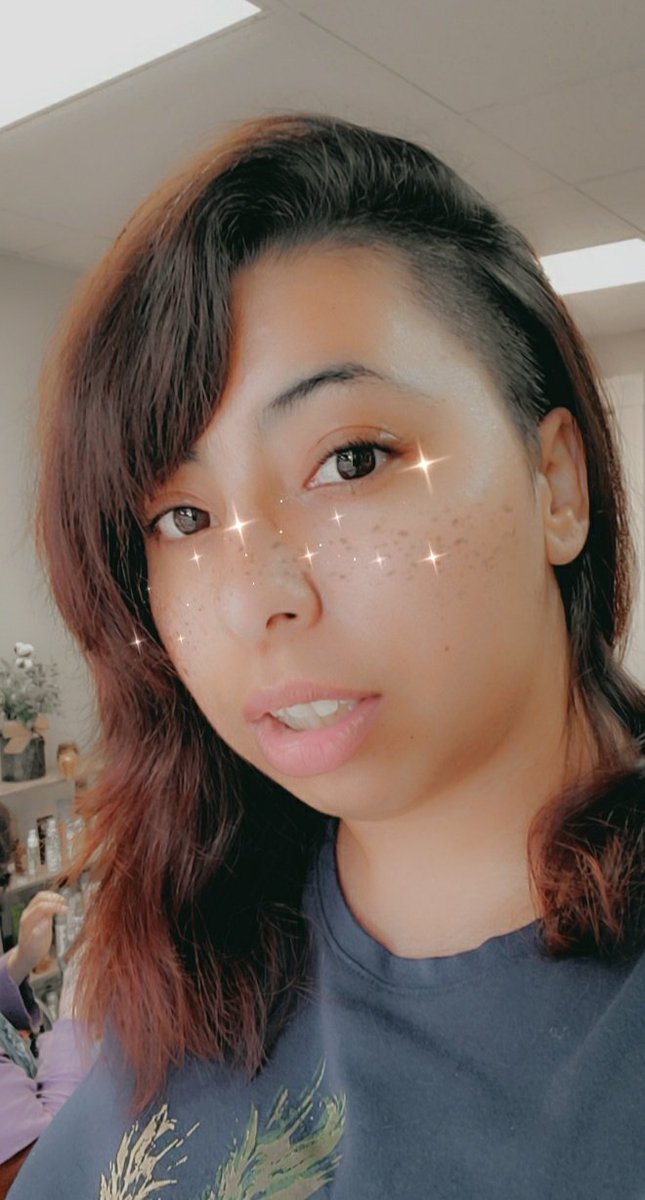 Kree_Lee23's tweet photo. I did a thing. I was nervous but I love it 😍🥰😍🥰 #halfshaved #gamergirl https://t.co/eWPuc9XyQM