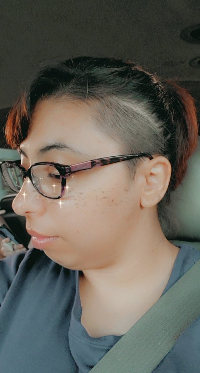 Kree_Lee23's tweet photo. I did a thing. I was nervous but I love it 😍🥰😍🥰 #halfshaved #gamergirl https://t.co/eWPuc9XyQM