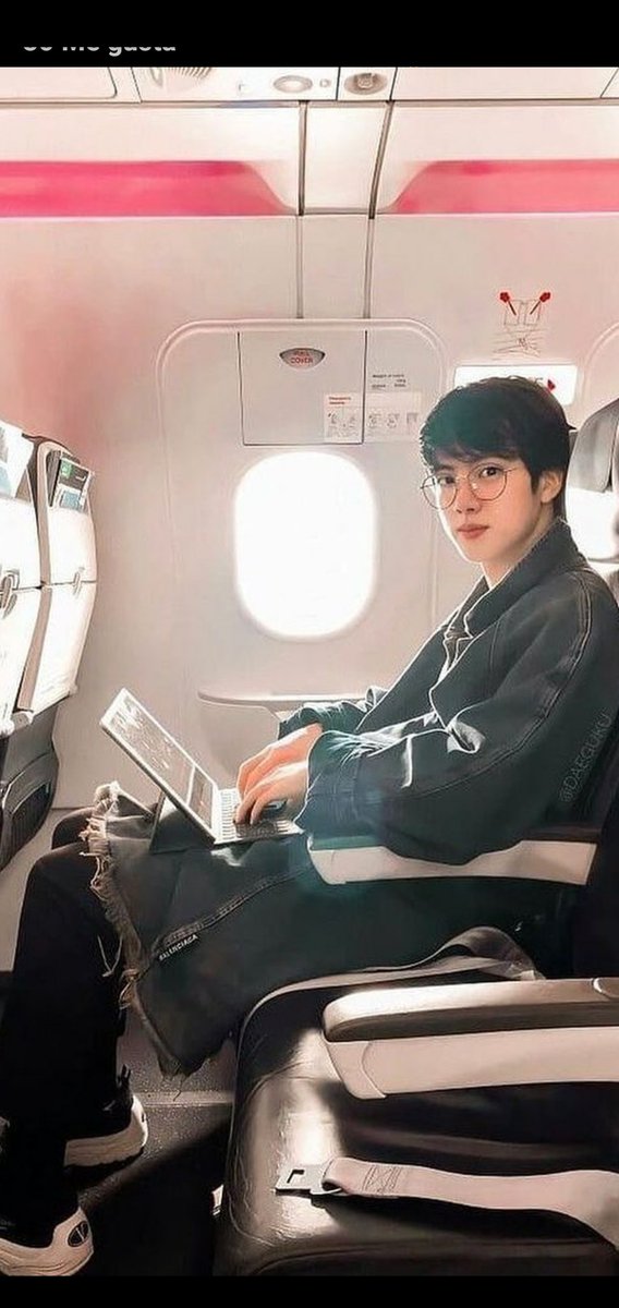 flolr9's tweet photo. #armyisoverparty y ahora por qué está siendo cancelada army? https://t.co/Cfpe1vNRAx