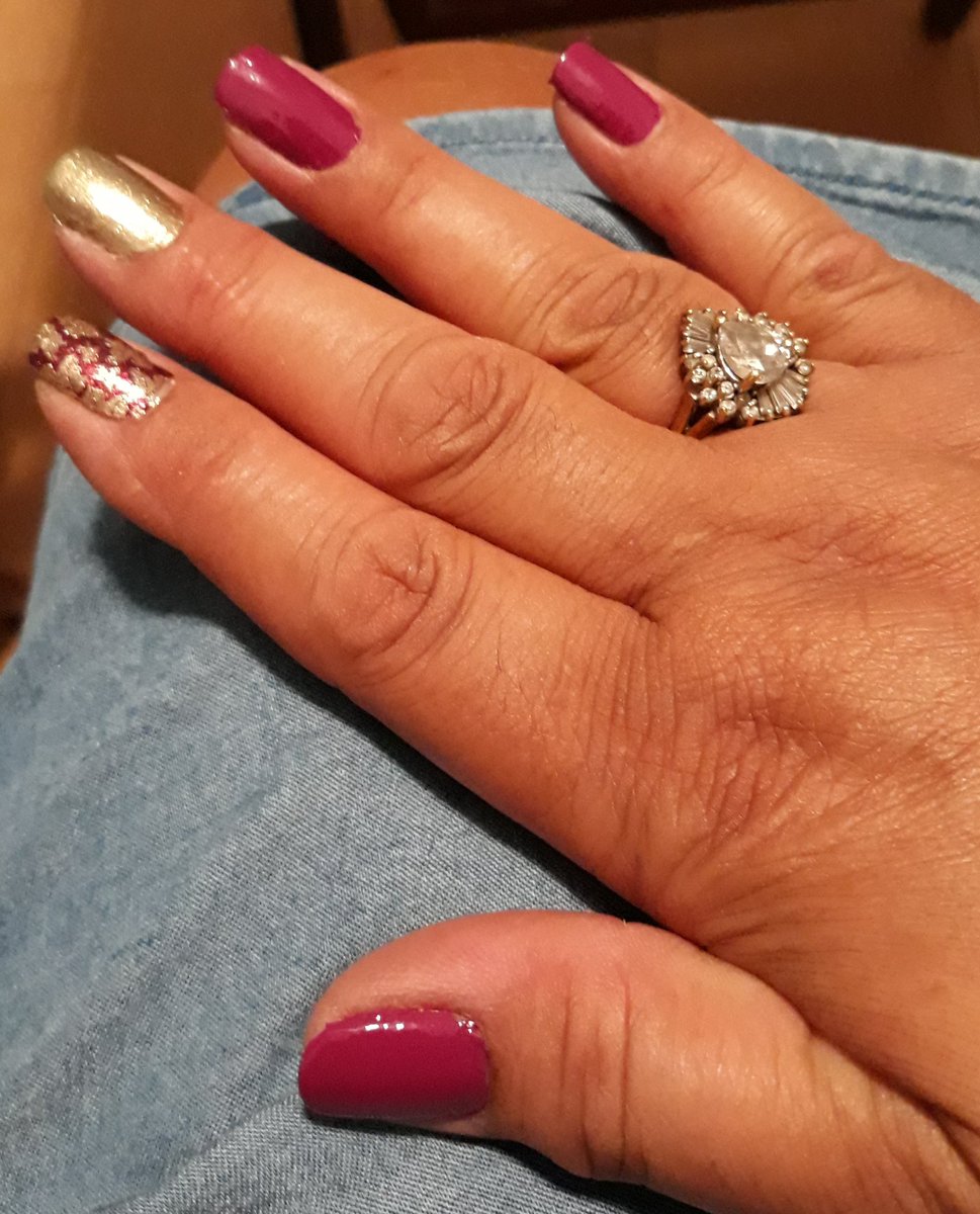 nanpla62's tweet photo. Love, love, love my color street nail polish #maplecourtandport_ugtal https://t.co/7mY09mv4BJ