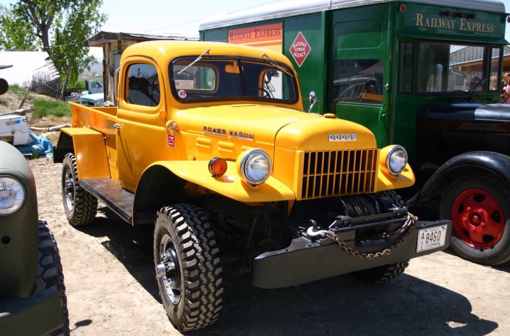 ClubPickup's tweet photo. ¡Hola, Mundo! ¡Hola, México! #PowerWagon #Dodge #Yellow @RamTrucks https://t.co/lnjHuPoAeT