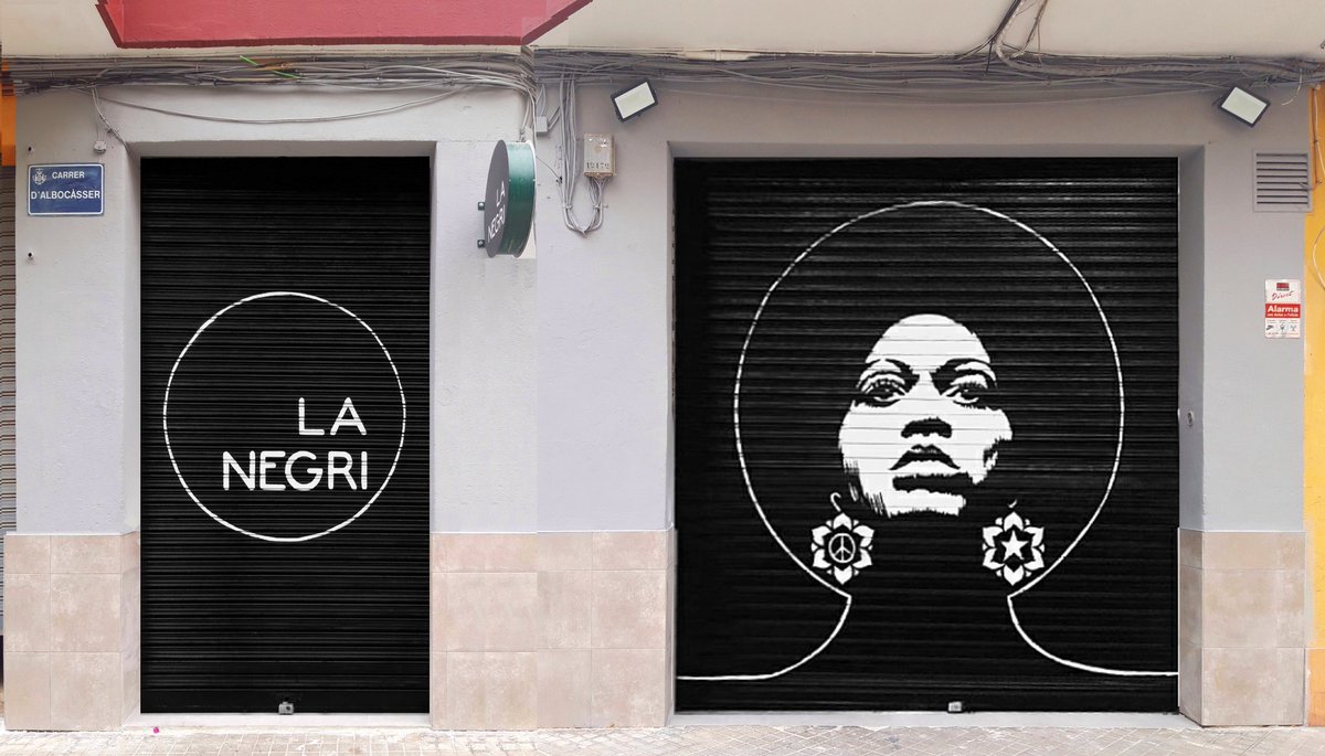 PinturearteVLC's tweet photo. Rotulación persianas para "Bar LA NEGRI", Benimaclet. #spraypaint #rollup #rollingup #streetart #streetartvalencia #urbanart #arteurbanovalencia #valencia #artwork #persianasvalencia #rotulación #diseño #graffitipersianas #persianas #graffiti #paintedshutters #rotulacionamano https://t.co/WAT0PUYNst
