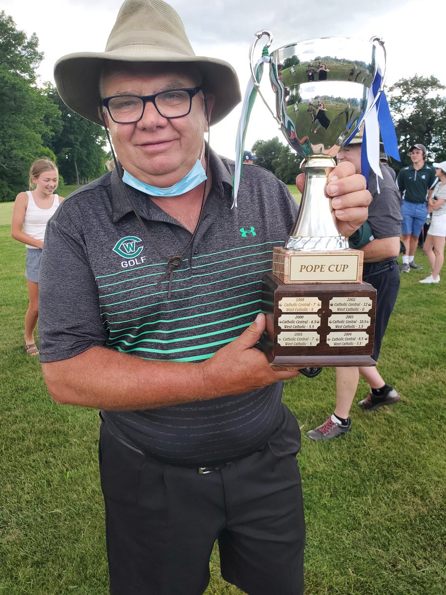meg_22_'s tweet photo. With an 8-6 win, the Pope Cup is coming home after two years! A special congratulations to our senior male golfers who went out on top! ⁦@wcatholicsports⁩ #popecup https://t.co/TPe2Bewh3k