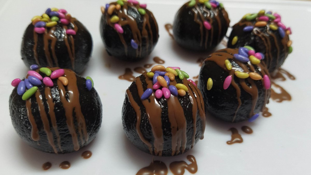Foodseries2's tweet photo. Watch chocolate pops 🍫❤️.https://t.co/PVsOFjLpnY . #food #foodie #foodphotography #deliciousfood #chocolate #recipes #recipeblog #HealthyFood #healthylifestyle #goodfood #recipeblog #Cooking #TrendingNow #chocopops #foodblogger #Recipe https://t.co/ykdrJNpQcA