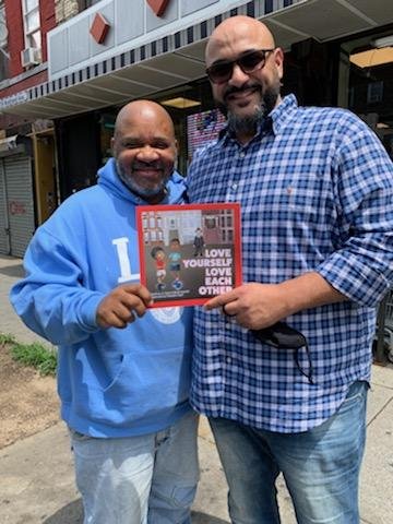 KarleneJoseph2's tweet photo. LOVE YOURSELF LOVE EACH OTHER CHI BOOK DONATION BY THE FAMILY OWNED MET FOOD ON JAMES E DAVIS AVE (NOSTRAND) BETWEEN ST JOHN'S AND STERLING https://t.co/eeKicsZ1fZ