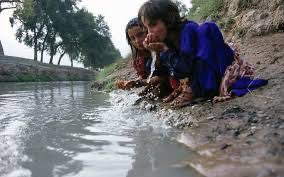RubabMehdi5's tweet photo. Total abdication of political responsibility. People in Juhi being forced to drink contaminated water. Not only is the water scarce, it is being stolen by the rich. Please speak out for human dignity &amp; for the basic human rights of these helpless people. #Juhi #WaterCrisis https://t.co/WCQmBnSUS9