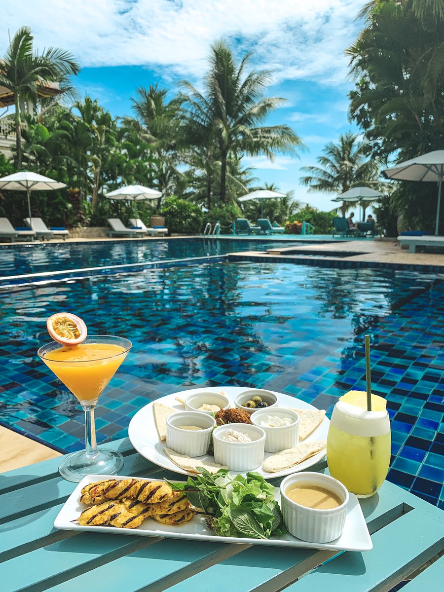 LaVerandaResort's tweet photo. This summer, enjoy our special promotion BUY 1 GET 1 FREE for soft drinks &amp; beers when having meals and drinks at The Peppertree Restaurant and Le Bar, located inside La Veranda.
For Reservations:+84 (0) 2973 982 988.
#laverandaresorts #mgallery #promotions https://t.co/GdQr5pJ9fo