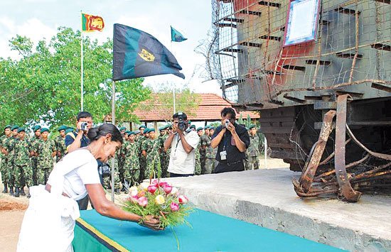 SriLankaTweet's tweet photo. Hasalaka Gamini Hero🙏
29 years ago #OnThisDay PWV Hasalaka Gamini Kularatne hero soldier sacrificed his life to save Elephant Pass army camp.  
Remember the Name &amp; Hats Off 🙏! 
#LKA #SriLanka 🇱🇰 #SLArmy #හසලකගාමිණී #OTD https://t.co/2gwp5Q6zQ8