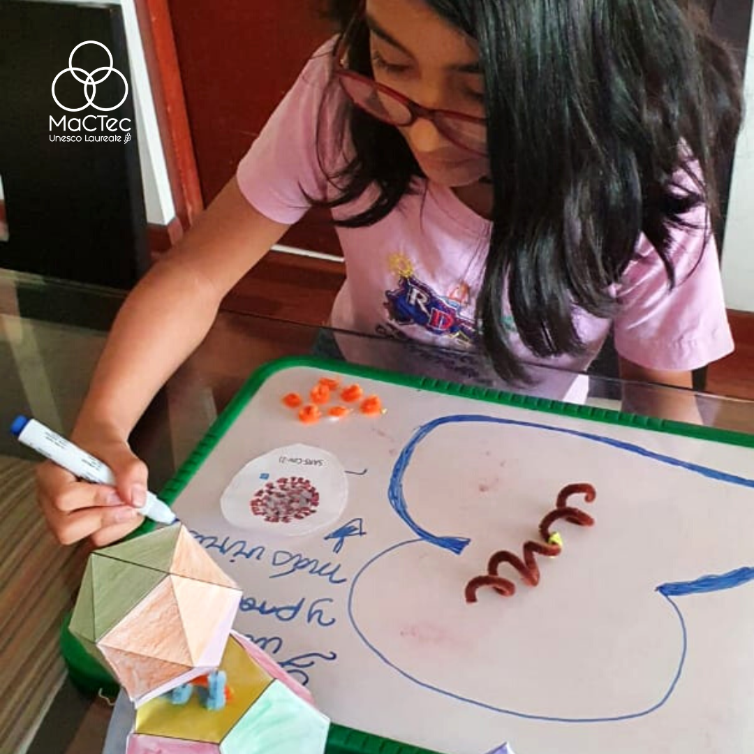 mactecperu's tweet photo. Nuestras niñas del programa Mactec, “Beautiful Minds”, se preparan antes de cada taller para generar discusiones con muchas preguntas y descubrir grandes misterios 🔍
#Covid_19 #Ciencia #GirlScientist #NiñasCientíficas #BeautifulMinds #Perú #MACTEC #UNESCO #GWEPrize https://t.co/Xx76qFg93j