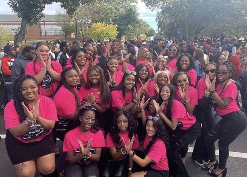 VANITYEFFECT's tweet photo. @callmegisele 🧡Hey Trojans💙! In 2017,  VANITY 💗⛓ was established on Virginia State University’s campus. We are not only a women’s empowerment organization, but we are also a growing MOVEMENT that aims to break the stereotype types of black women. https://t.co/Y3seQ6IeYR