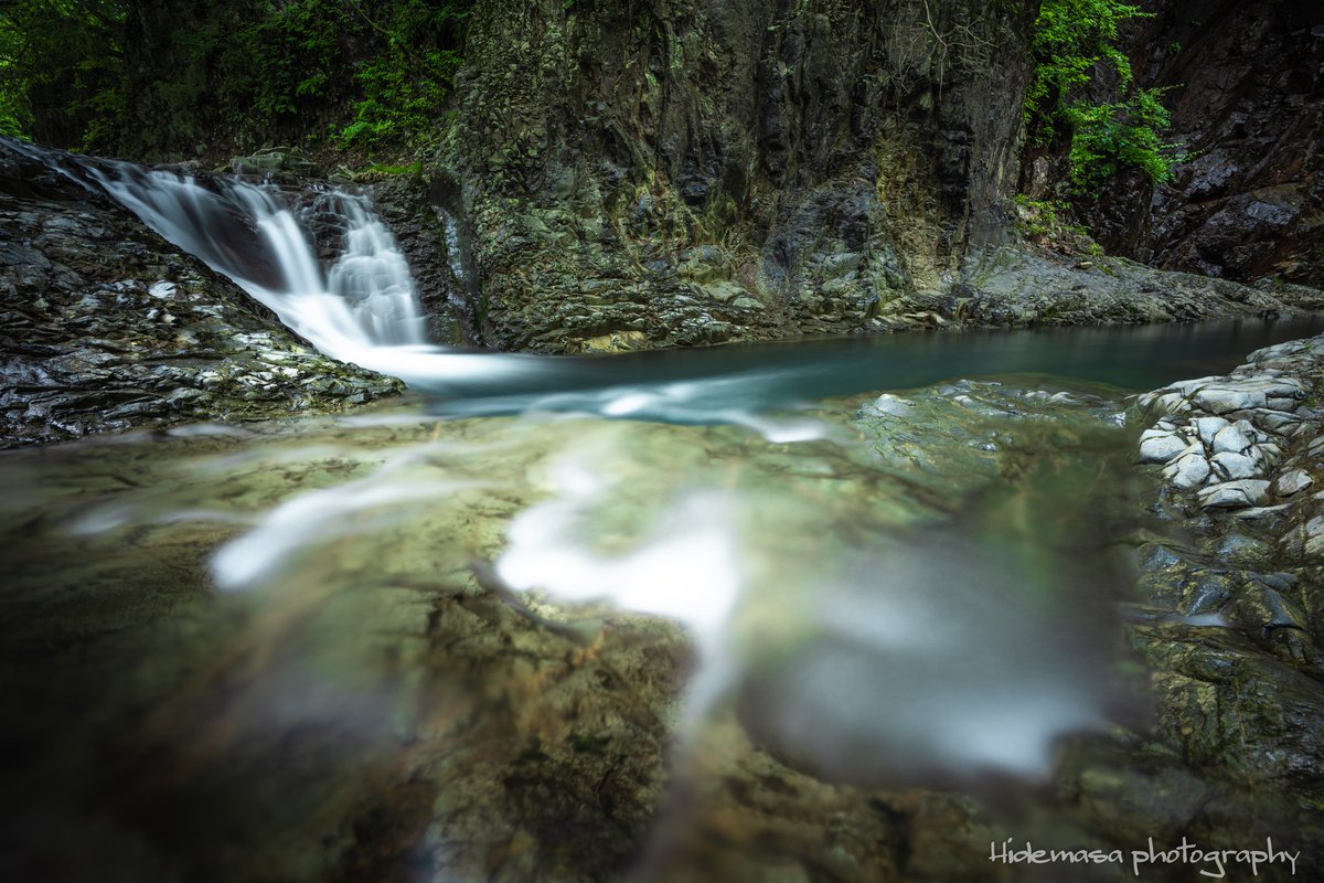 Hi_DesignFocus's tweet photo. 四万の甌穴群

#四万の甌穴群 
#四万 
#中之条町 
#東京カメラ部 
#PASHADELIC 
#絶景delic https://t.co/slz7Y8P1Lt