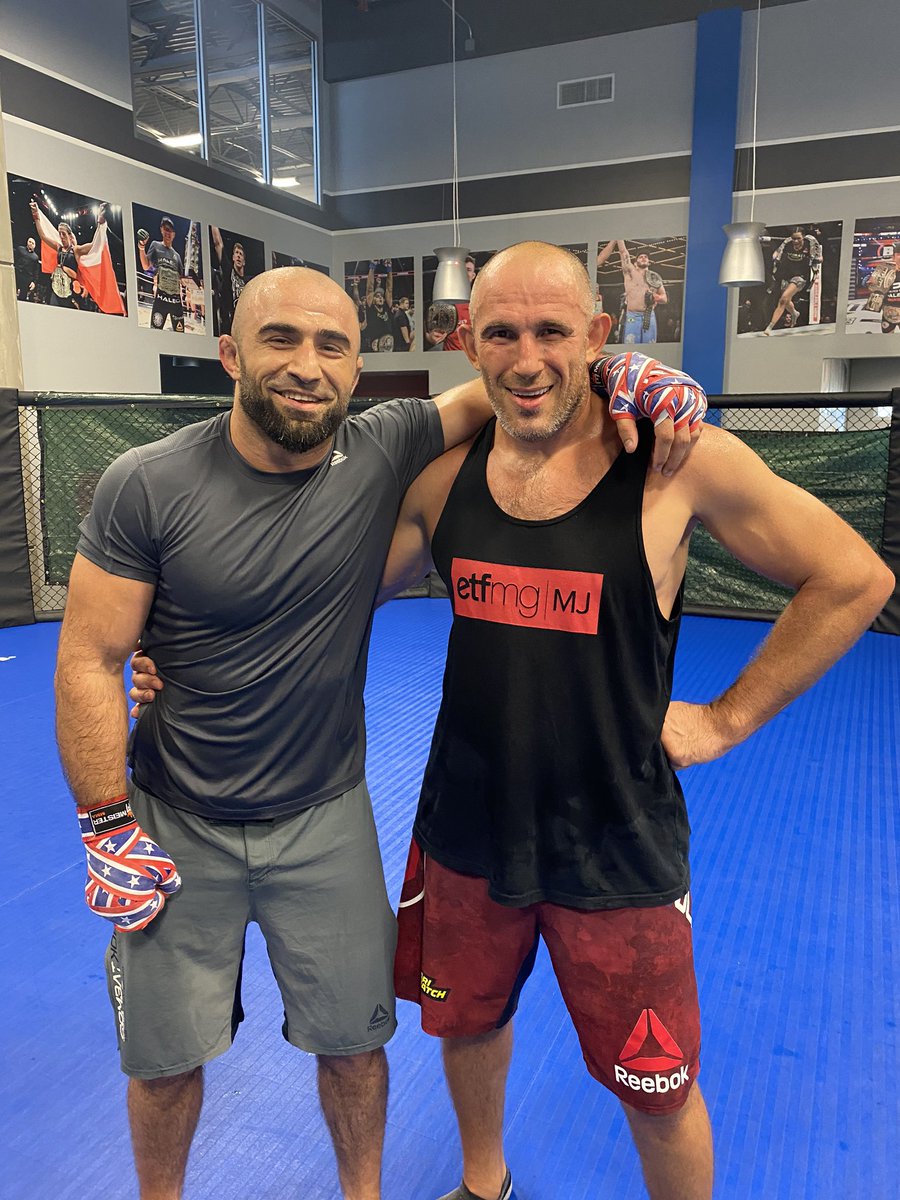 Отпахали хорошую тренировку с этим львом @Omari_Akhmedov
After good training with beast
@ETFMG_CEO @ETFMG @zitopartners
#mma #sport #warrior $MJ #omariakhmedov #ufc #oleynik #win #training #etfmg #attnation https://t.co/NvYsYuLgBc
