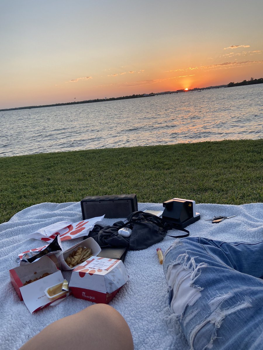 tryna go on a date like this