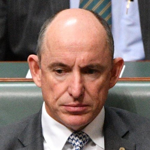 MettaBhavana1's tweet photo. Stuart Robert listed his parents as directors of an IT company that was awarded millions in government contracts including his department. Stuart Robert’s father Alan said he was unaware he was a director of the private investment company.  https://t.co/ovdta6vY9L https://t.co/tuRZ6sey2P