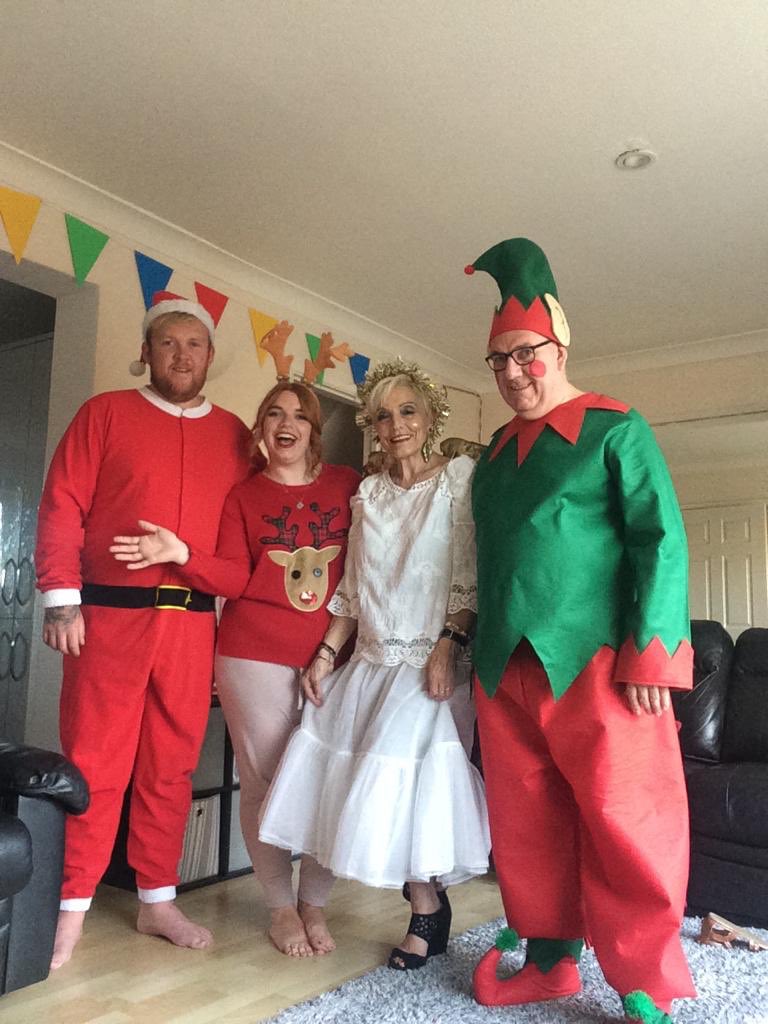 mcnally891's tweet photo. A lovely weekend which reminded me how lucky I am . A moving small, summer wedding , all socially distanced, followed by our usual madness, that is our family quiz. Theme: Christmas festive fun!
#actorslife #actorsinisolation #keepingbusy #familylife #beingtogether https://t.co/cH1NNUisjA