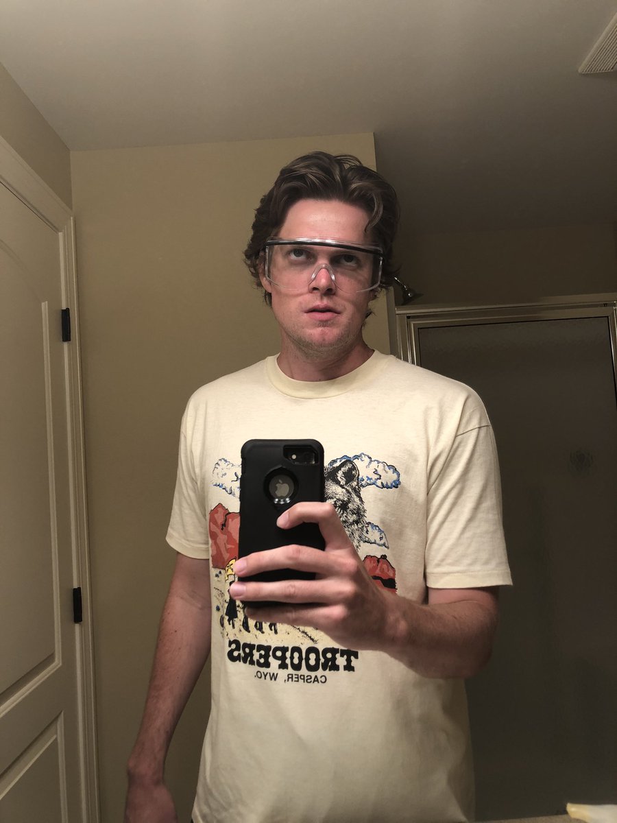 got a bug in my eye on the scooter tonight. minor setback for a MAJOR comeback https://t.co/N1xLudy506