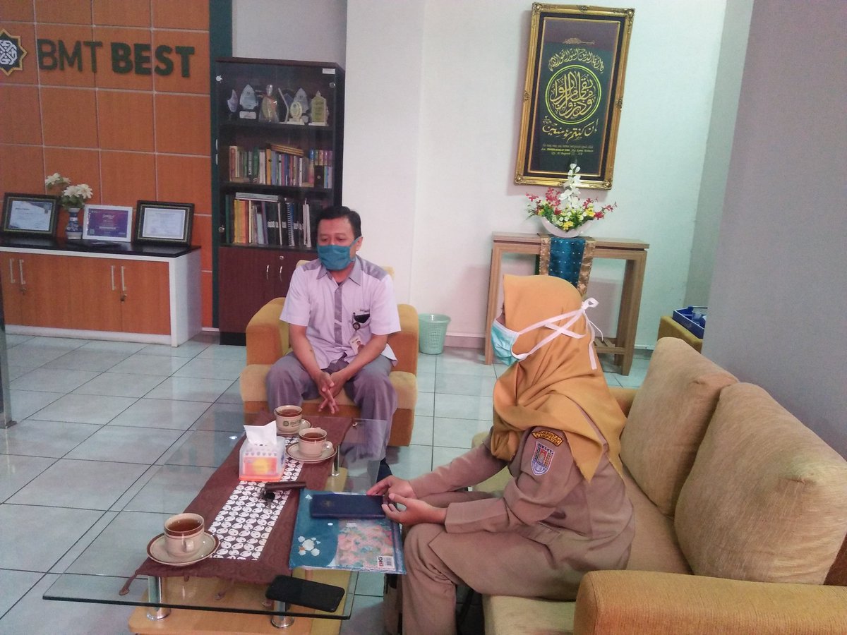 UmiUminur's tweet photo. PPKL Kabupaten Cilacap -Pendataan koperasi primer tingkat provinsi di KSPPS Ben Sejahtera yang berada di kec.kroya Kabupaten Cilacap terkait dengan dampak covid-19
@PENYULUH_COOP 
@dinkopjateng 
@KemenkopUKM 
@dpkukm_clp 
#ppklkabcilacap
#ppkljateng
#ppkljatengmakaryo https://t.co/mi6UA6j0o8