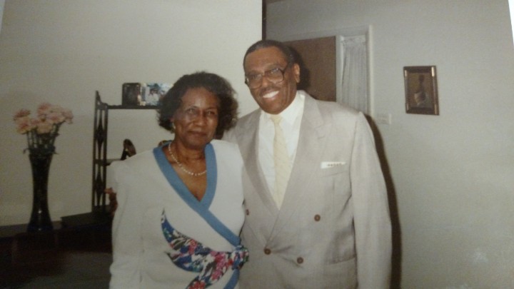 CoachMitch1911's tweet photo. Today is my Granddaddy Mitchell's Birthday. Miss him, his food, his cake, his homemade icecream, his love & wisdom 🙏🏼🙏🏼🙏🏼 #RIP Chief! #MitchellMen #ItsRoughtOutThere https://t.co/V9dha7DQ3R