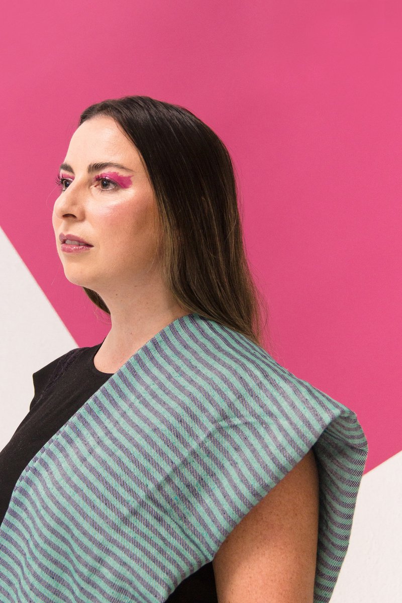 coolhuntermx's tweet photo. Hicimos esta colaboración con 
@CaravanaAM para conocer la moda chilena platicando con cuatro diseñadores que han logrado posicionarse en el mercado. 

🇨🇱💕 
 https://t.co/6tpPhZ2DKA 
@toruandnaoko
@Guidovera_cl https://t.co/TsX63OzIWc