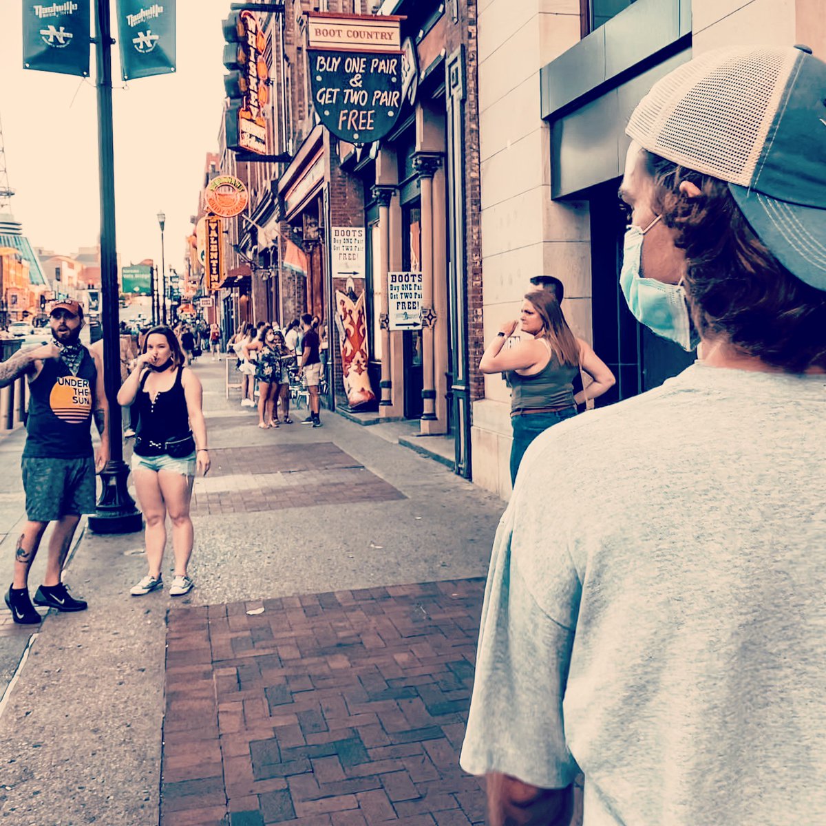 lanasain's tweet photo. Me: Briar, why is Broadway filled with bars by shit musicians?
Briar: Well, Mom, you are not exactly their target demographic.
😖🤷🏼♀️ #lowerbroad #brocountryshit #whathappenedtonashville https://t.co/oauzyAn02W