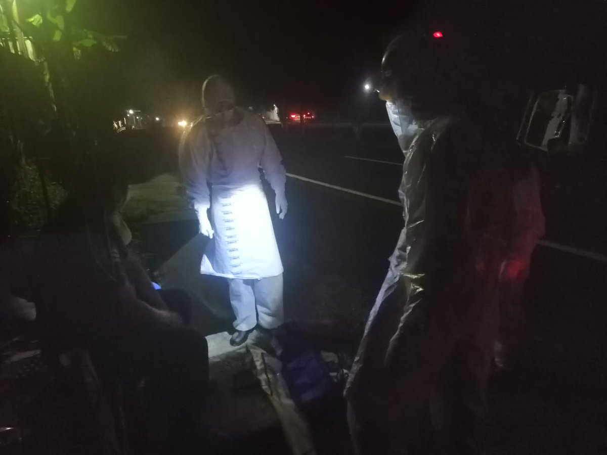Canal11_TuTv's tweet photo. #EnDesarroll @alertacomando atiende accidente de tránsito sobre el kilometro 21 de carretera Panamericana, San Pedro Perulapan, Cuscatlán.  reportan una mujer fallecida y 2 lesionados.

📸Cortesía. https://t.co/BSr7YCE57j