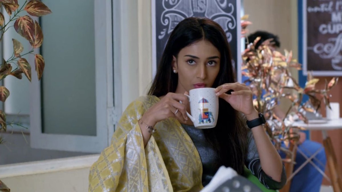 stanejf's tweet photo. #PreLika Tashan
Listening to Komoโs bakwas
#Prerna-โU know what Komolika, Sab bakwaas Karnae kae waja agar Tum thank you Bhi boldetae Tho better hogaโ
#EricaFernandes attitude and body language was ๐๐
#PrernaStrikesBack
#KasautiiZindagiikay https://t.co/6x27PqAtX6