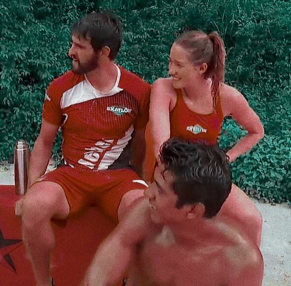 ms_camara21's tweet photo. Mi secuencia favorita de #Maber ❤️🥰🤩🙉
Mati Álvarez & Heber Gallegos 👸🏼🤴🏻 https://t.co/Y9omSX2HFf