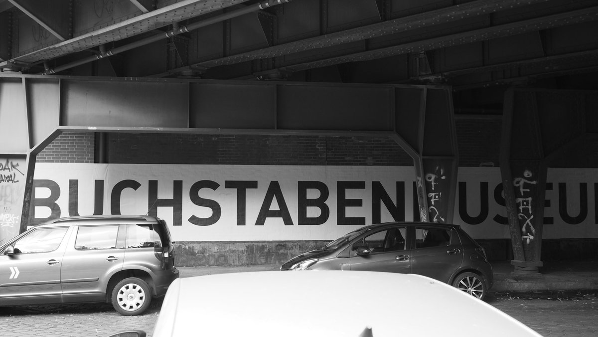 typoalp's tweet photo. @BM_Berlin #buchstabenmuseum #berlin #typography #typographydesign #graphicdesign #leuchtschriften #lettersign #lettersigns #berlin https://t.co/1gLQwhIBmj