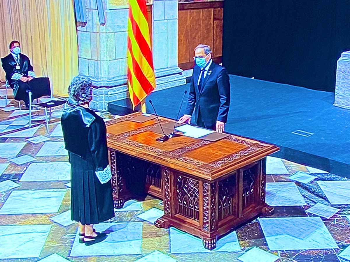 Presa de possessió dels nous membres de la Comissió Jurídica Assessora. El Dr. Albert Lamarca renova com a membre i president de la institució i prenen possessió com a nous membres la Dra. Esther Arroyo, el Dr. Agustí Cerrillo i la Dra. Judith Gifreu