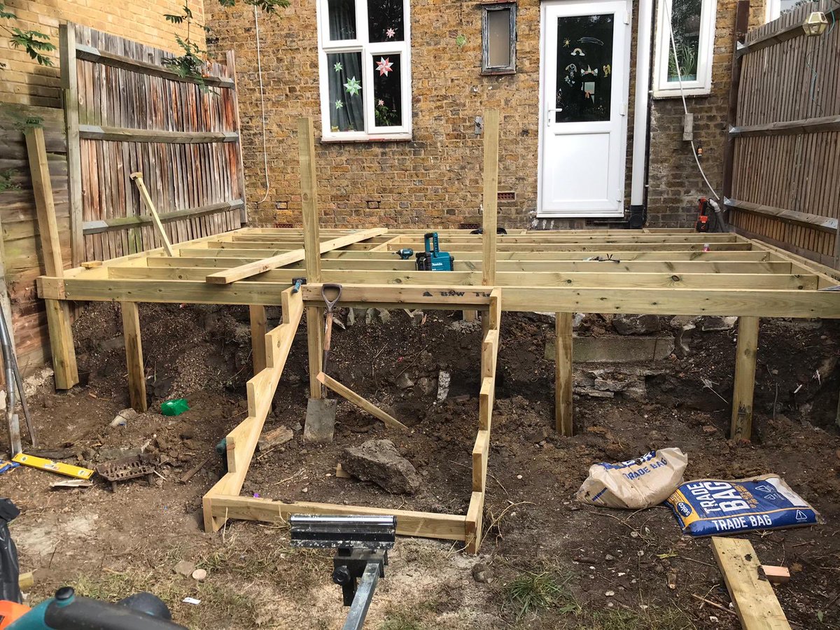 CJLandscapes's tweet image. Framework being built on our decking project in Walthamstow, East London. More photos to follow #Decking #DeckingInstaller #EastLondon