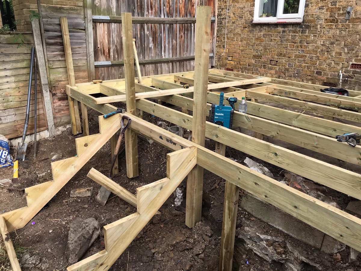 CJLandscapes's tweet image. Framework being built on our decking project in Walthamstow, East London. More photos to follow #Decking #DeckingInstaller #EastLondon