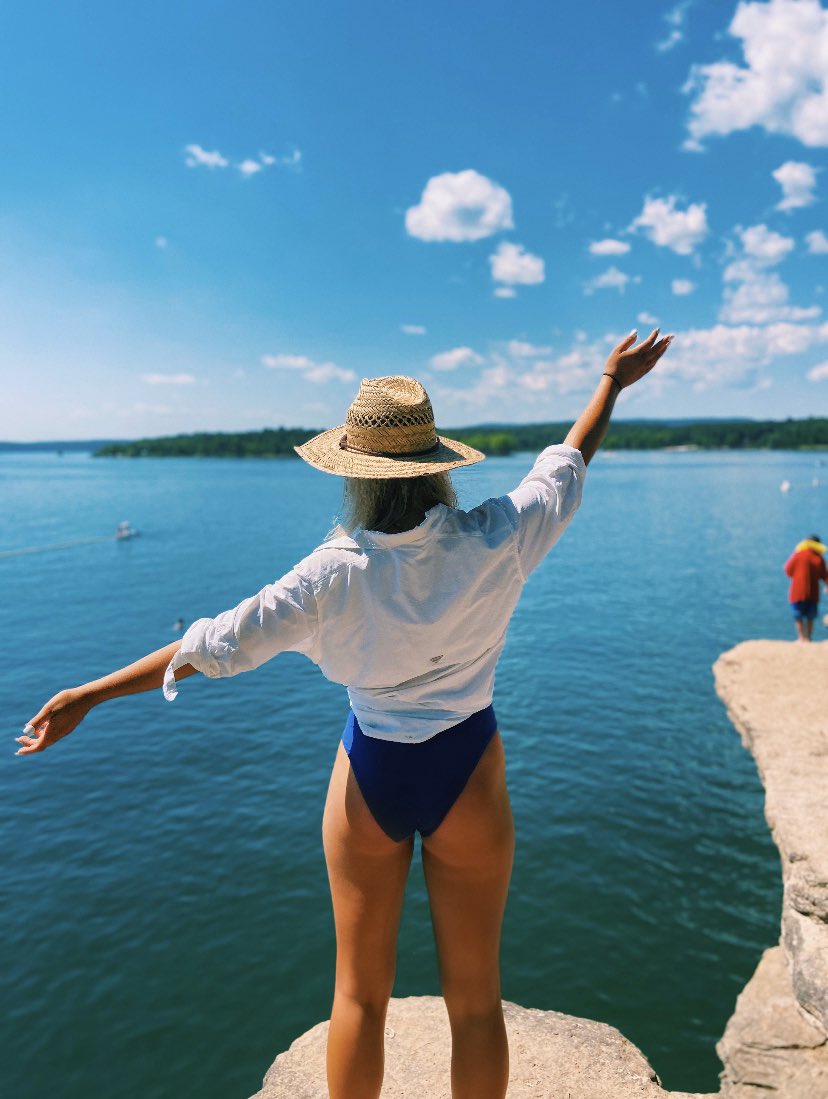 PrinceBecka's tweet photo. Another lake day but instead in Arkansas https://t.co/sJIjwuCjZS