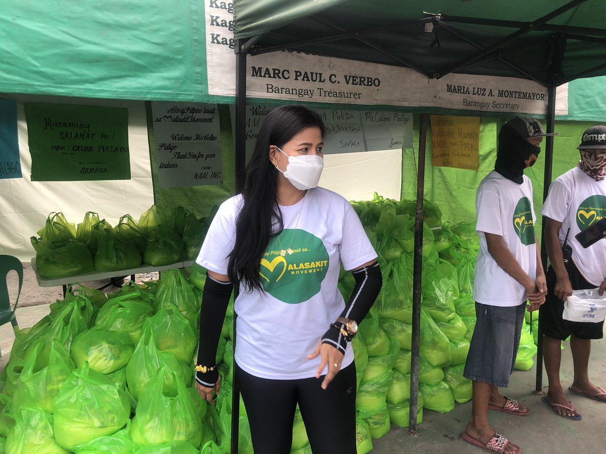 CELINEBURCE's tweet photo. 500 grocery packs para sa mga kababayan natin sa Malabon. Salamat po sa mga pribadong indibidwal na tumutulong sa Malasakit Movement. #teamMalasakit https://t.co/GvvwvHcntW