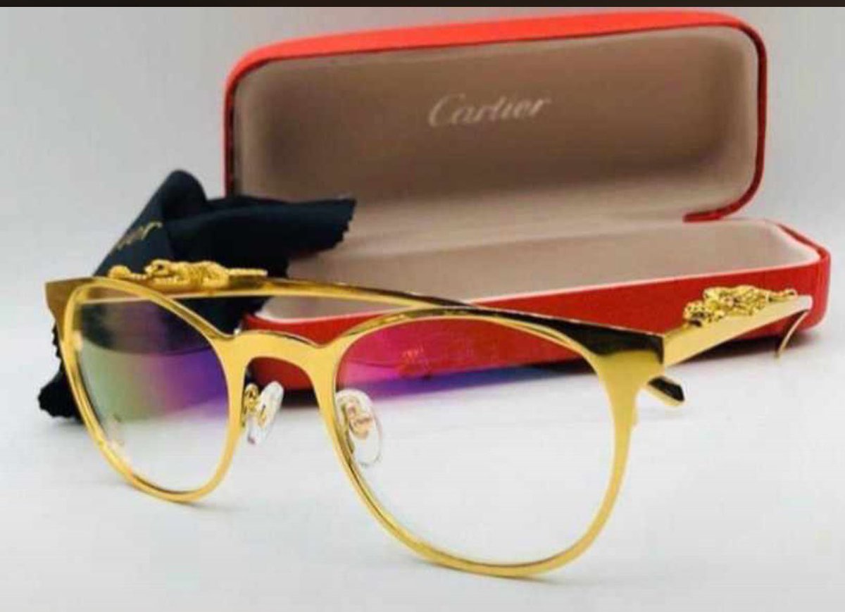 nene_stepheny's tweet photo. GLASSY has beautiful frames just for you! From our anti glare and not so regular nerd glasses to our designer glasses and the coolest of Raybans, we have you covered! Send a dm for yours! https://t.co/F2ocUC2QuT
