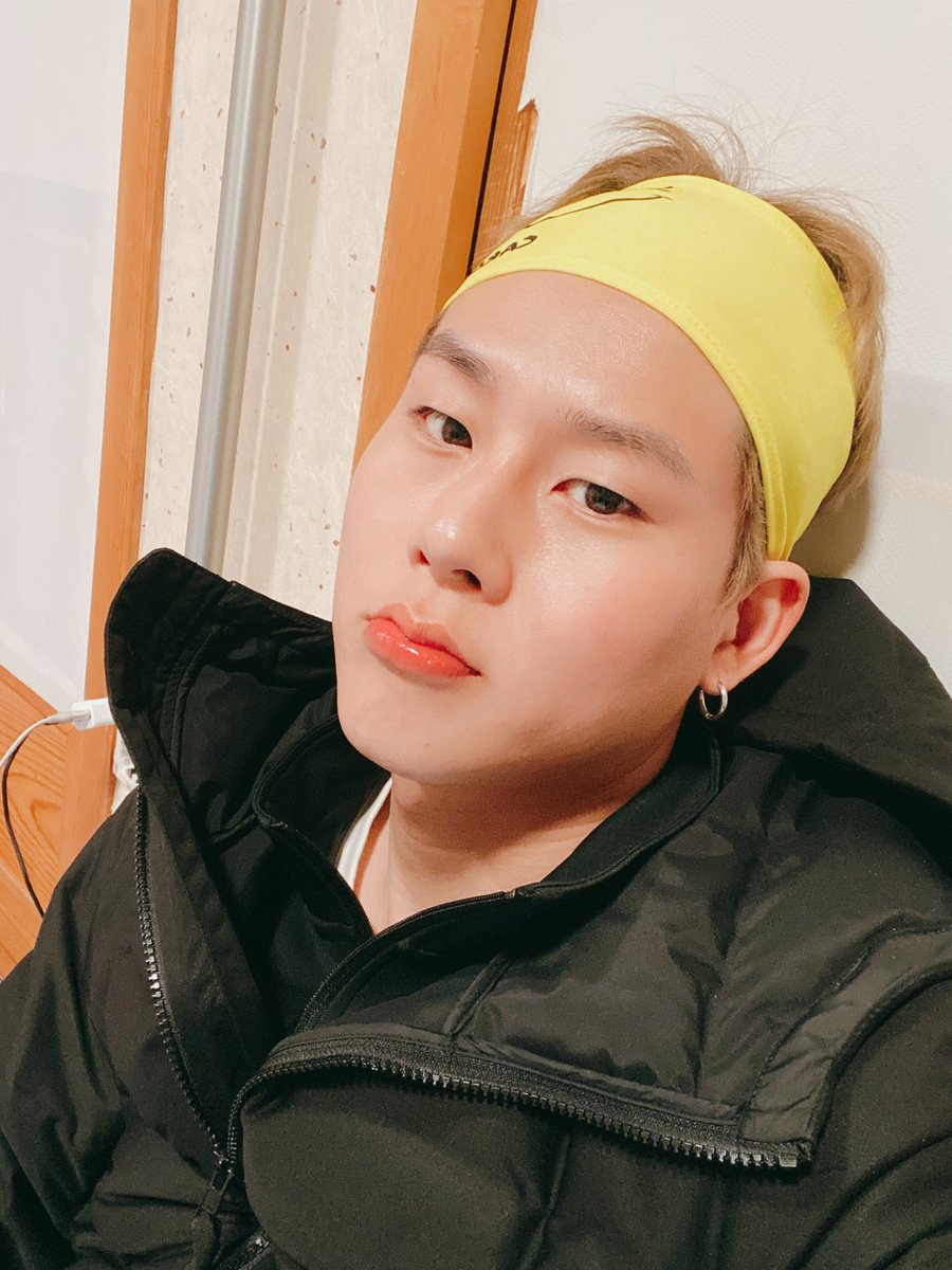 OfficialMONSTAX's tweet photo. [#주헌] 휴가중이 벌써 끝이났다니 ㅠㅠㅠ
몬베베 다들 보고싶어요 ㅠㅠ https://t.co/PBos8aEjom