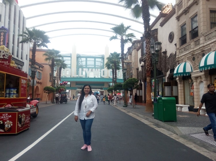 MilkyTalukder's tweet photo. Awesome view Hollywood Singapore
#travel #travelphotography #travelblogger #travelblogger 
#ByeDonJr Orange County #LAFCvHOU #Singapore #universalstudios #traveling https://t.co/cgJ76pKwmh