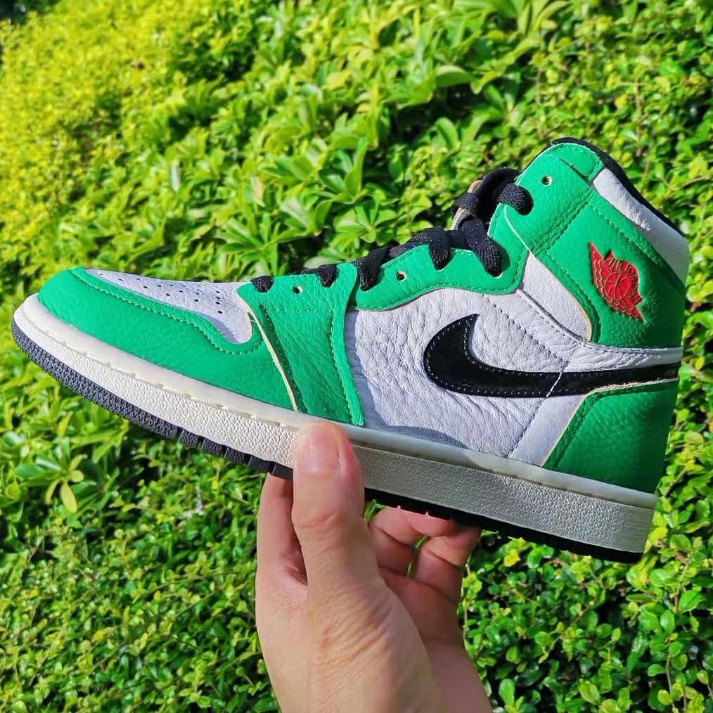NIKE WMNS エアジョーダン1 ラッキーグリーン eva.gov.co