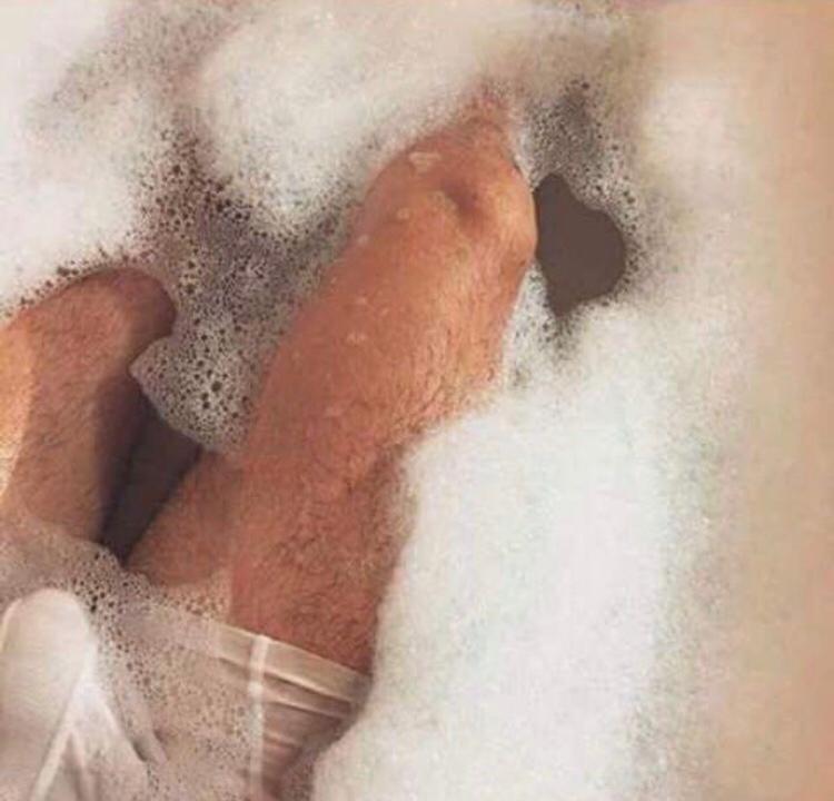 wolfi132's tweet photo. @alejoospina Jacuzzi time🛀🏻😈💦 #like⚡ #followme💯 https://t.co/4mbbZhL2Rw