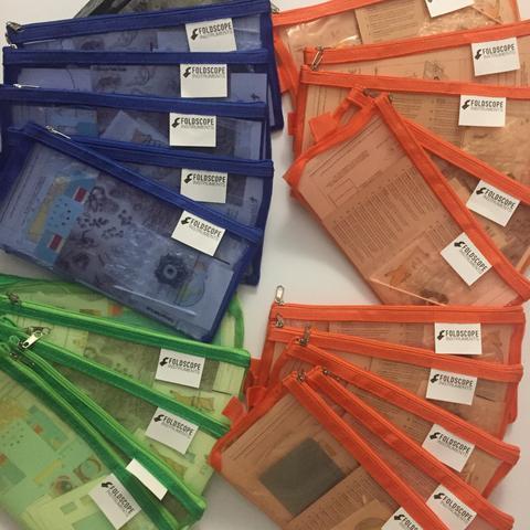 FoldscopeT's tweet photo. ✨#Foldscope Basic Kit✨ 
#กล้องจุลทรรศน์ ทำจากกระดาษขนาดพกพาที่ใครๆ ก็ประกอบและใช้งานเองได้ ไม่จำกัดอยู่แต่ในห้องแล็บ ออกแบบมาเพื่อให้พกพาง่าย ทนทาน เปิดโลกการเรียนรู้อันน่าตื่นเต้นได้ทุกคน

👉สอบถามหรือสั่งซื้อได้ที่
FB inbox: https://t.co/5g1nEn9fXU
LINE@: @foldscopethailand https://t.co/zA7ISfdiNT