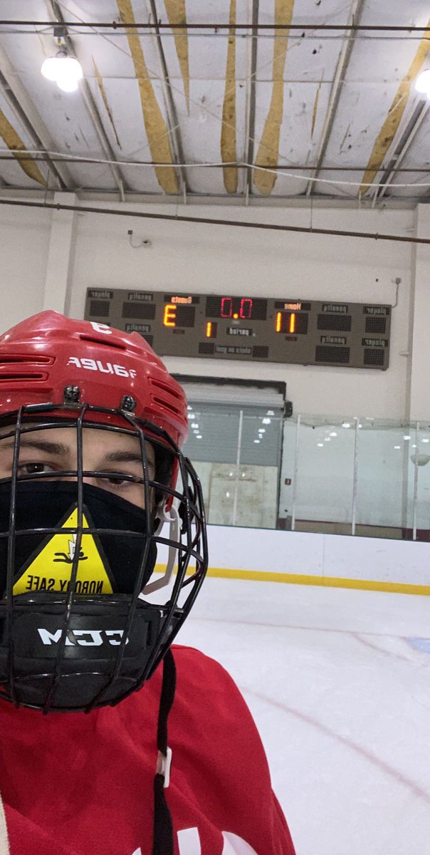 SunnydShow's tweet photo. In unbelievable fashion, we absolutely kill @vicsecretghsl 11-3. No a big shocker, but weber had 4 goals going 11.5% effort. Close One! https://t.co/e3Wv2tEfyt