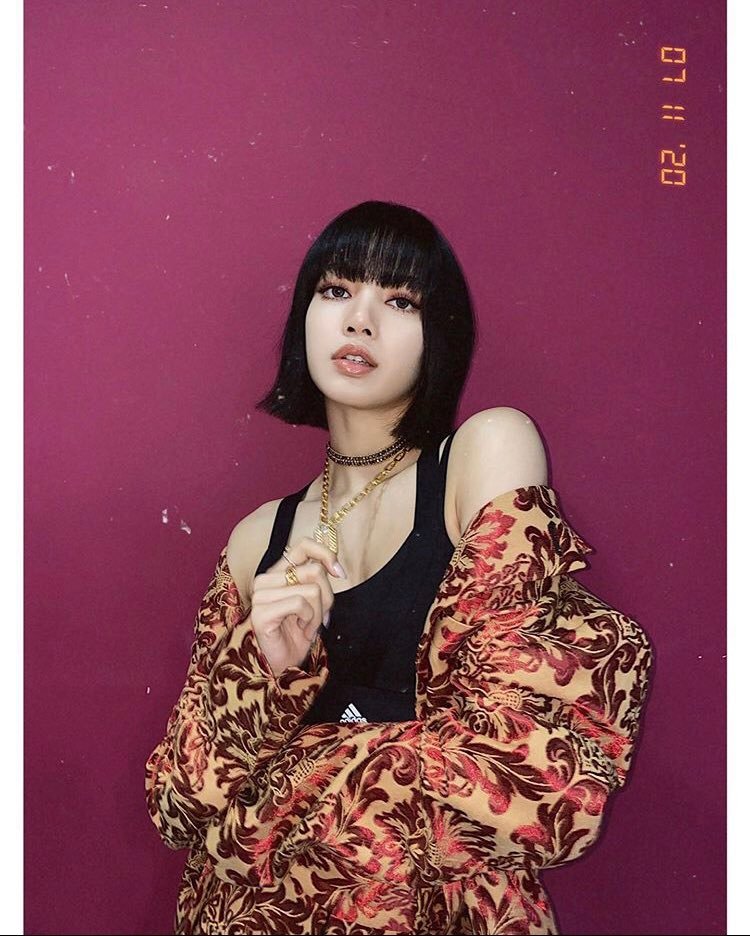 beni1989's tweet photo. Queens only
#KatyPerry #LISA https://t.co/sFaaGBmLLJ