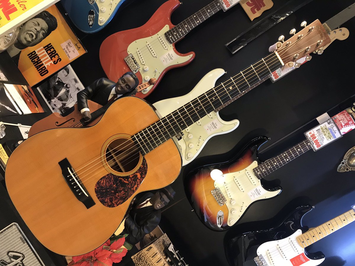 dustbowl_i's tweet photo. ダストボウル前橋店です。
#ミディアムスケール の #弦長 を持ちながら #トリプルオー などより #小さめボディ を持った #アコギ はいかがですか？

#Martin #0018V #中古
#Gibson #L00 #USED
#Guild #M140 #幅広ネック
#KYairi #MYT1 #細ネック #日本製 https://t.co/LMo22gF941