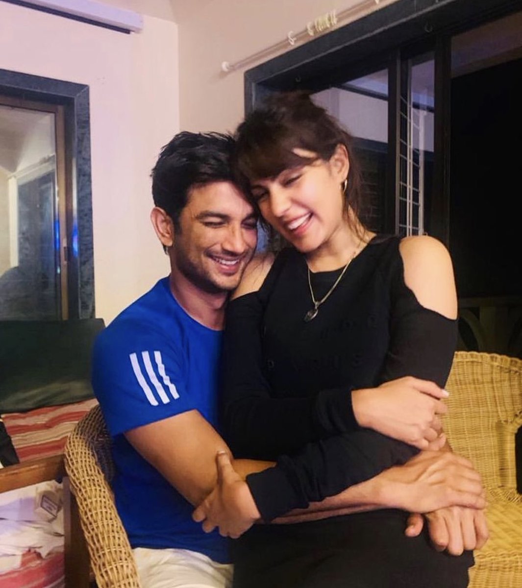 filmfare's tweet photo. #RheaChakraborty pens down an emotional statement for the late #SushantSinghRajput. https://t.co/nJTSDXqBR3