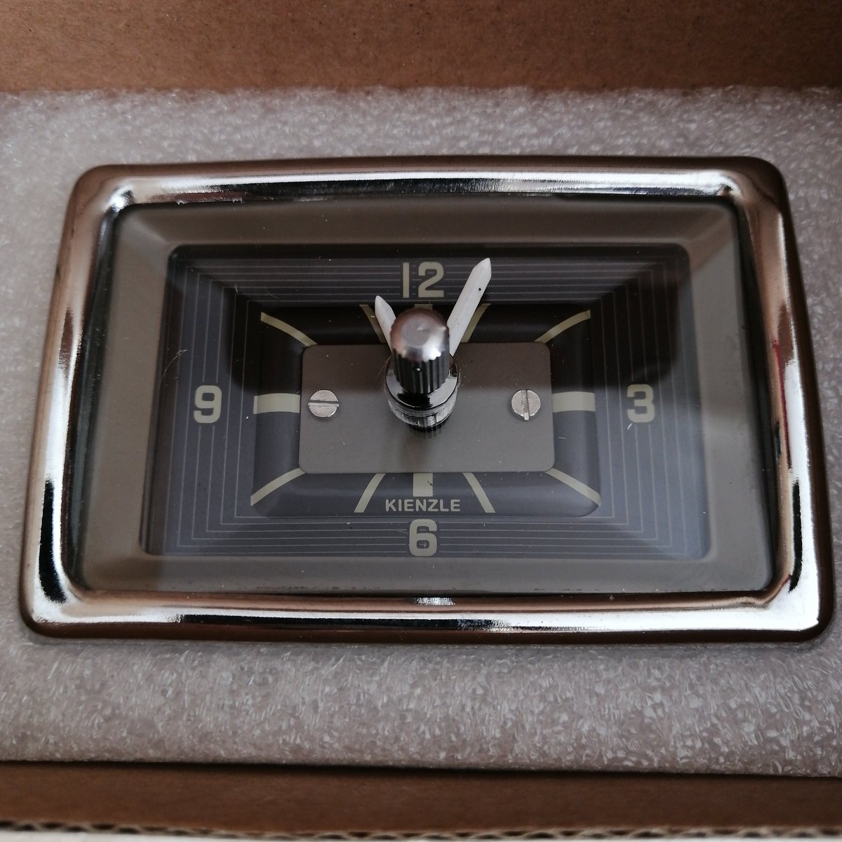 BRClassicCars's tweet photo. Our next samba replica will have this dashboard clock.
#classiccars #classicvw #aircooled #sambareplica #splitwindowbus https://t.co/NmqTVzfh0u