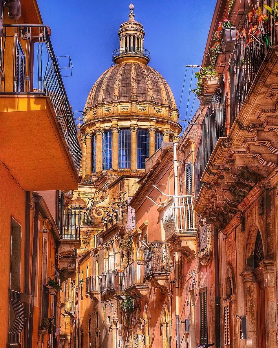 Sicily_Transfer's tweet photo. Ragusa Ibla

#sicilia #sicily #italia #hv_shot #italy #siciliabedda #windmill #ig #landscape #travel #like #love https://t.co/0KuKAeMoXD
