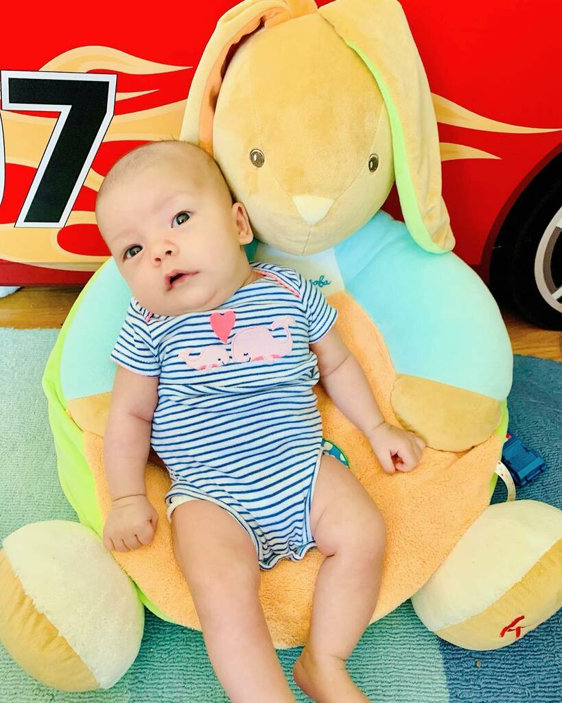 DJ1CON's tweet photo. 6 weeks sure went by fast! Baby Xara has already gained 50% her birth weight. Donโt you just love chubby baby rolls? ๐ฅฐ #babygirl #princessxara #hapababy #beautifulbaby #6weeksold #cutekidsclub https://t.co/uSXFuogyhs https://t.co/qkDUnm54Ys